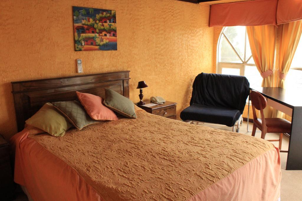 Hotel Puerto Mayor Сан-Антонио Экстерьер фото