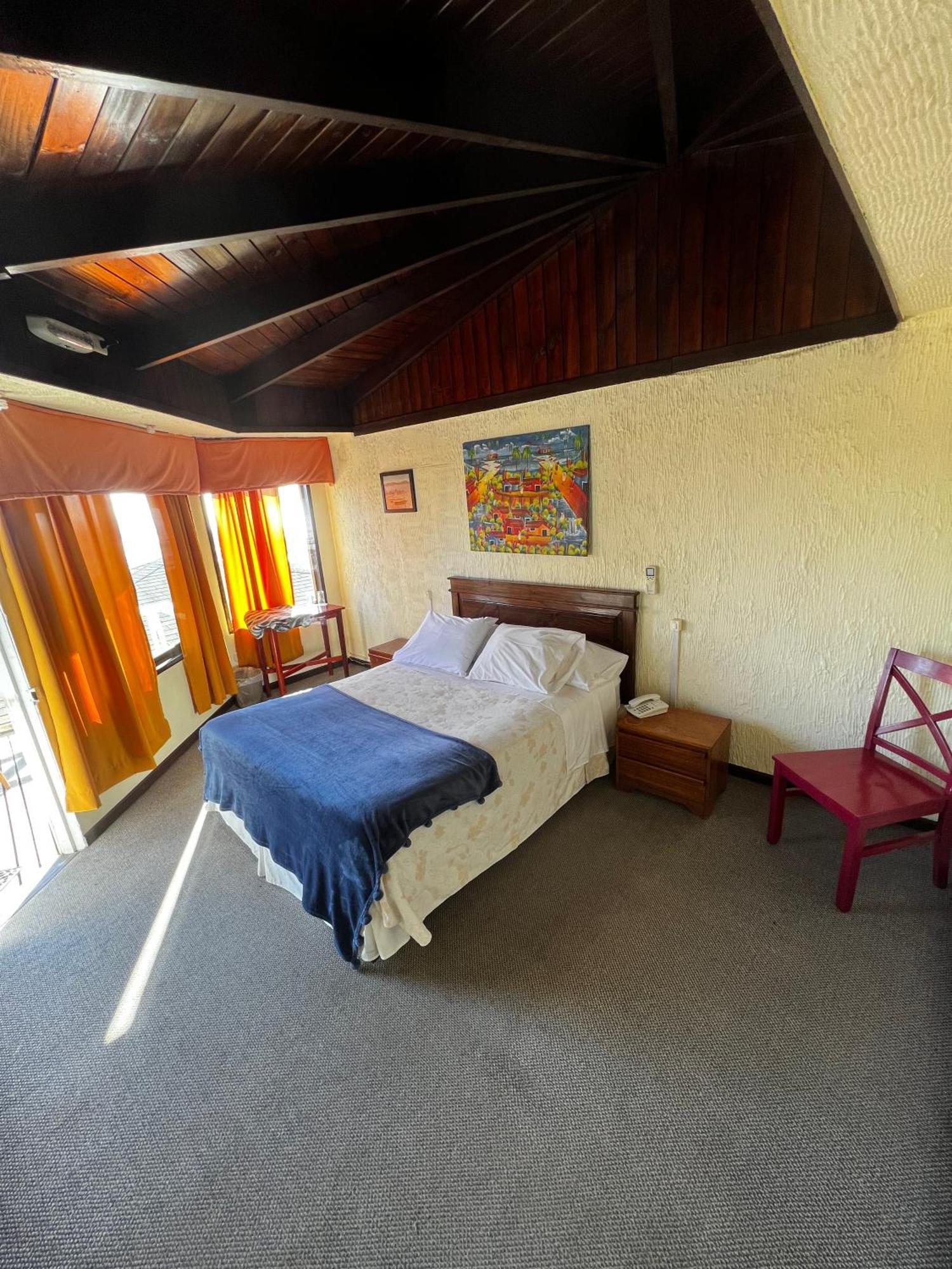 Hotel Puerto Mayor Сан-Антонио Экстерьер фото